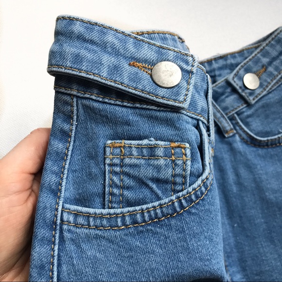 🆕 RUFFLED HIGH WAIST JEAN SHORTS! - Picture 7 of 8